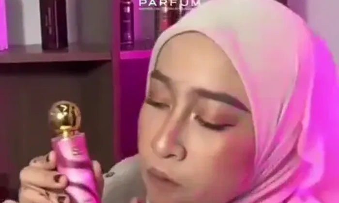 Hiasan bunga pastel untuk koleksi wangian